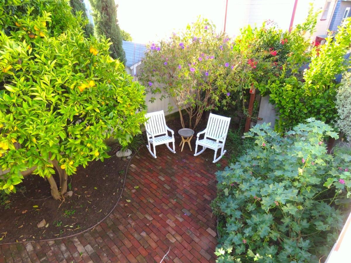 Garden Level Flat In 1885 Queen Anne Victorian Cottage In Alameda Exteriör bild